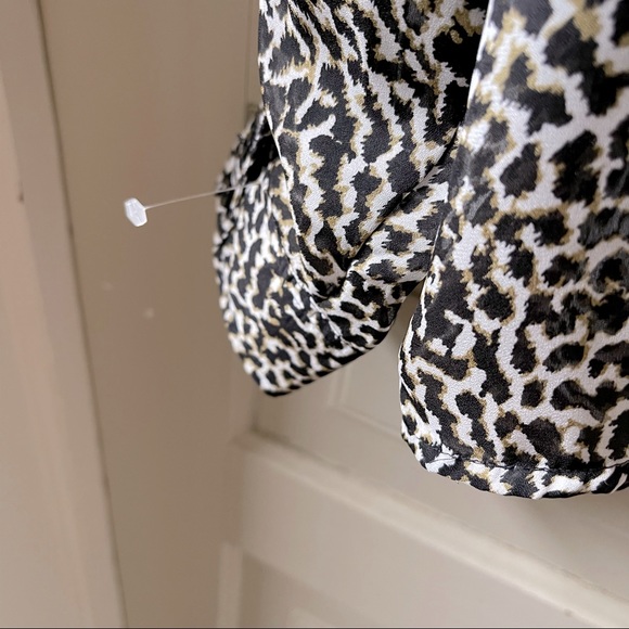 VIOLET & CLAIRE | Leopard Button Down Shirt - Picture 7 of 7
